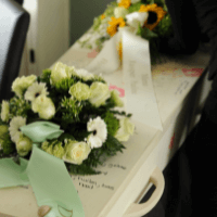 家族葬で追加料金がかかるパターンはどんな場合か